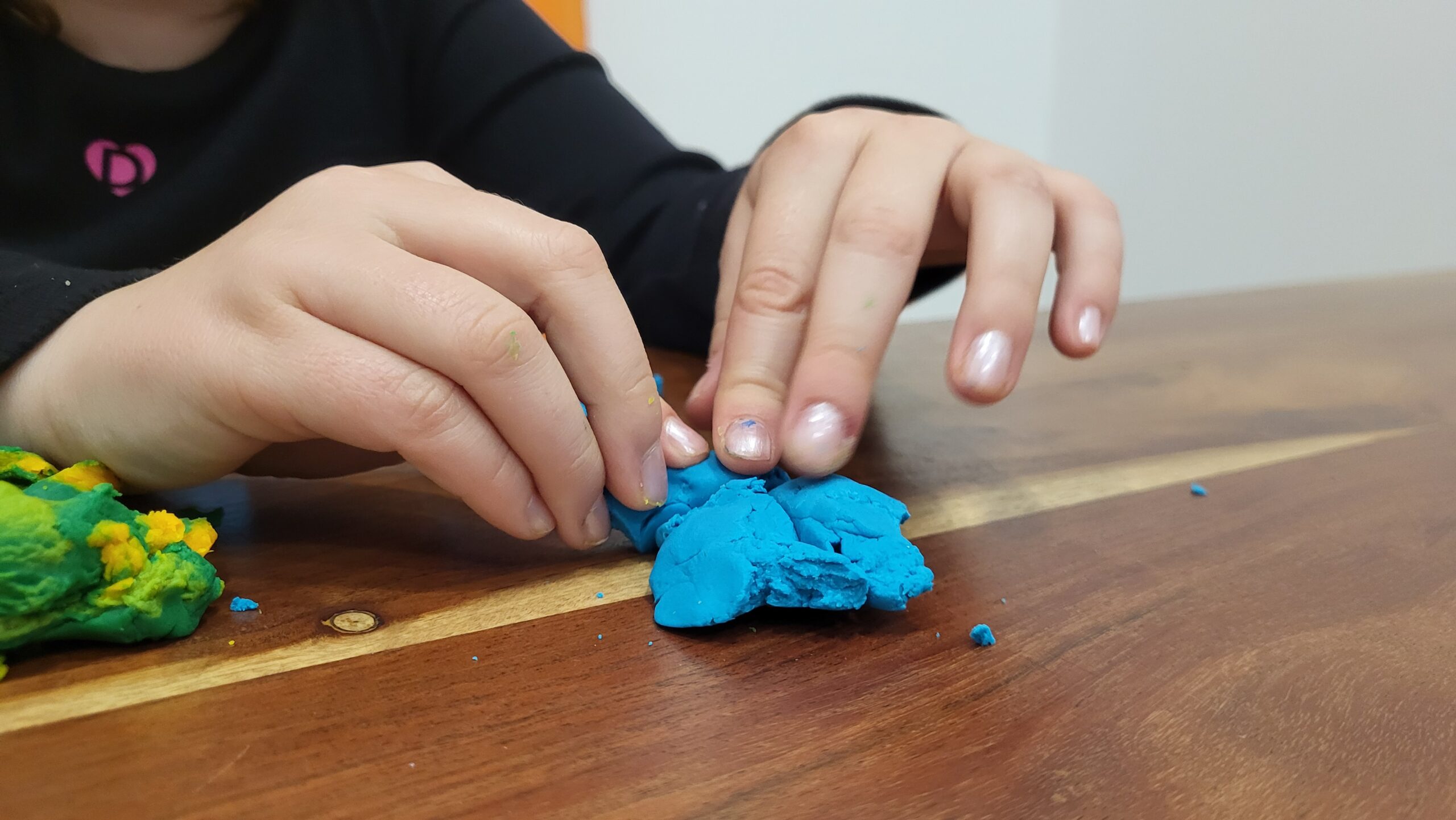 ejercicio infantil Sessió de reeducació psicopedagògica infantil amb plastilina